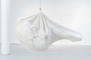 Agnes Lammert, Schwere, 2013, Gips und Stahl, 130x130x70 cm, Credits Daniel Beyer